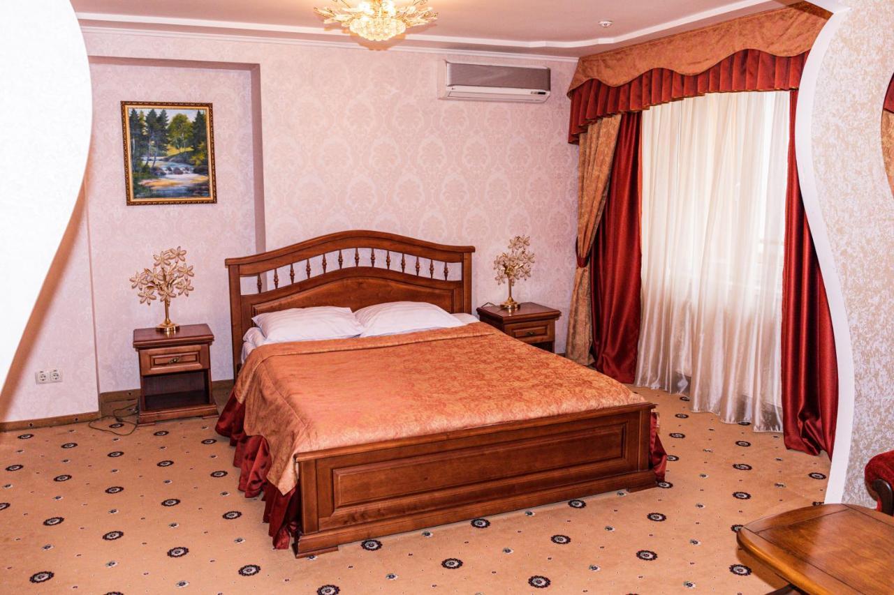 Olymp Hotel Uzhhorod Εξωτερικό φωτογραφία