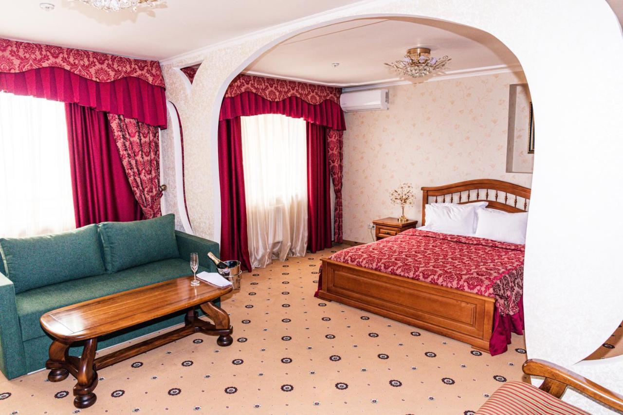 Olymp Hotel Uzhhorod Εξωτερικό φωτογραφία