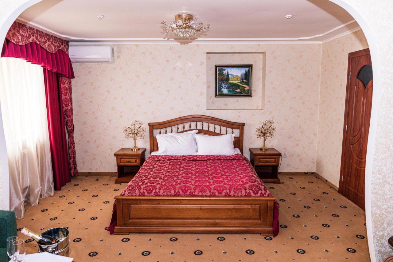 Olymp Hotel Uzhhorod Εξωτερικό φωτογραφία